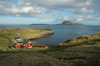 Hoyvík við Nólsoynni í baksýnuni / Hoyvík med Nólsoy i baggrunden / Hoyvík with Nólsoy in the back.