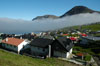 Pollamjørki í Syðrugøtu / Lavtliggende tåge i Syðrugøta / Sea fog in Syðrugøta.